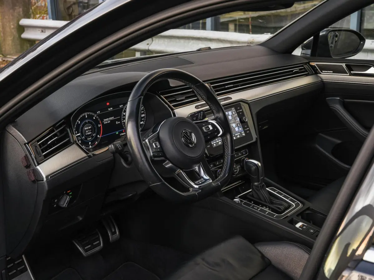 1.6 TDI DSG Highline R-Line Facelift Leder Virtual Cockpit LED ACC Harman/Kardon ergoComfort Navigatie Apple CarPlay Android Auto Trekhaak Stoelverwarming 17"