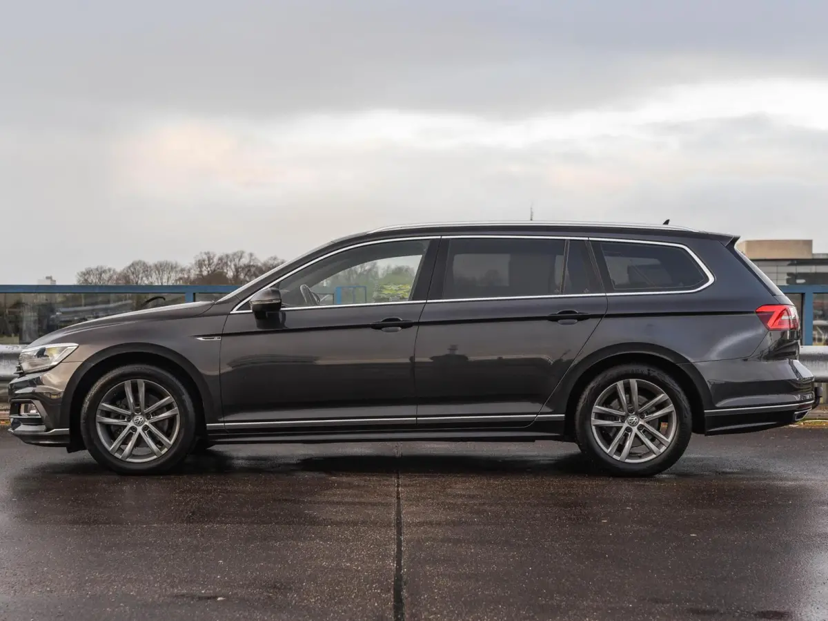 1.6 TDI DSG Highline R-Line Facelift Leder Virtual Cockpit LED ACC Harman/Kardon ergoComfort Navigatie Apple CarPlay Android Auto Trekhaak Stoelverwarming 17"