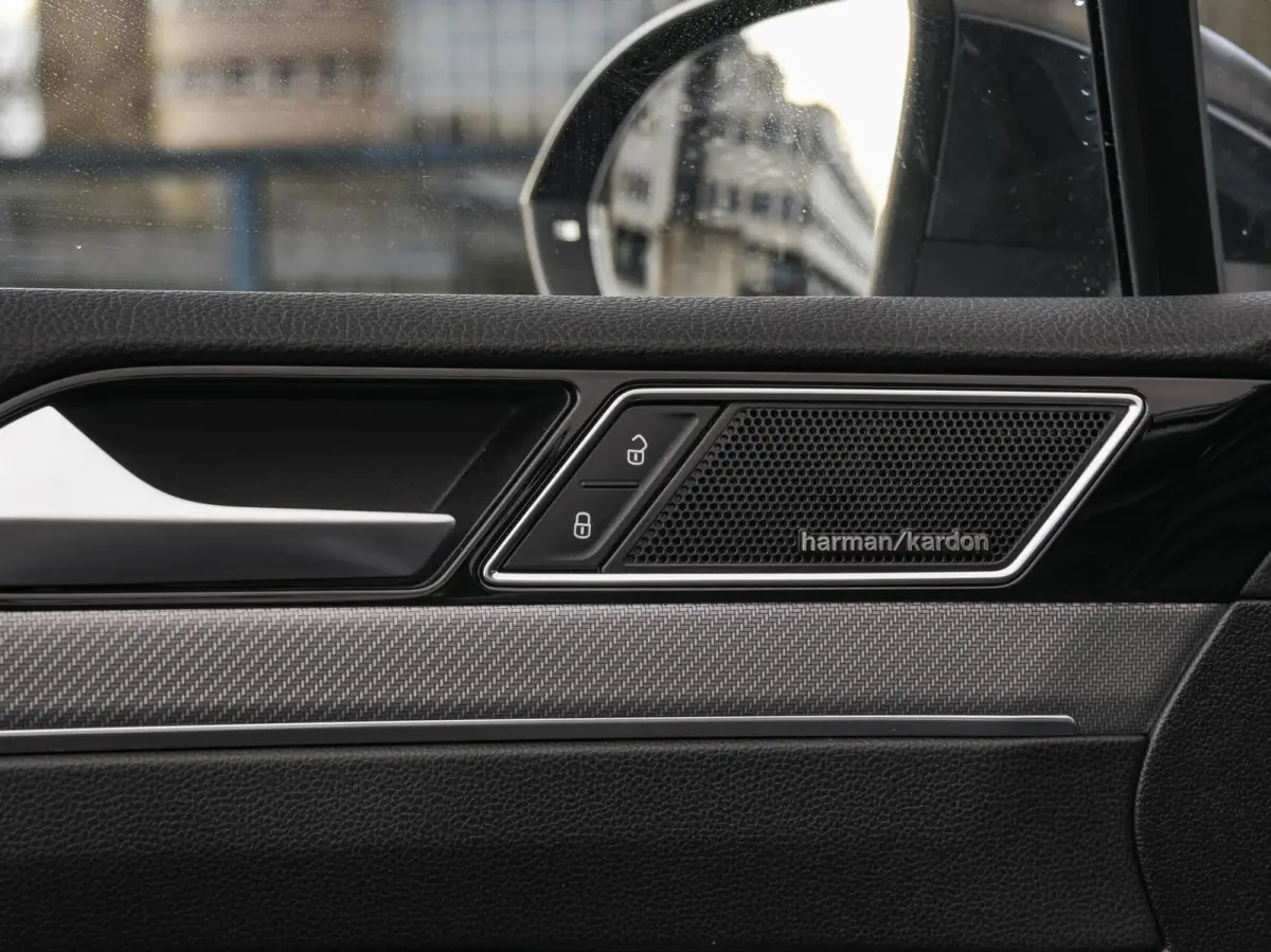 1.6 TDI DSG Highline R-Line Facelift Leder Virtual Cockpit LED ACC Harman/Kardon ergoComfort Navigatie Apple CarPlay Android Auto Trekhaak Stoelverwarming 17"