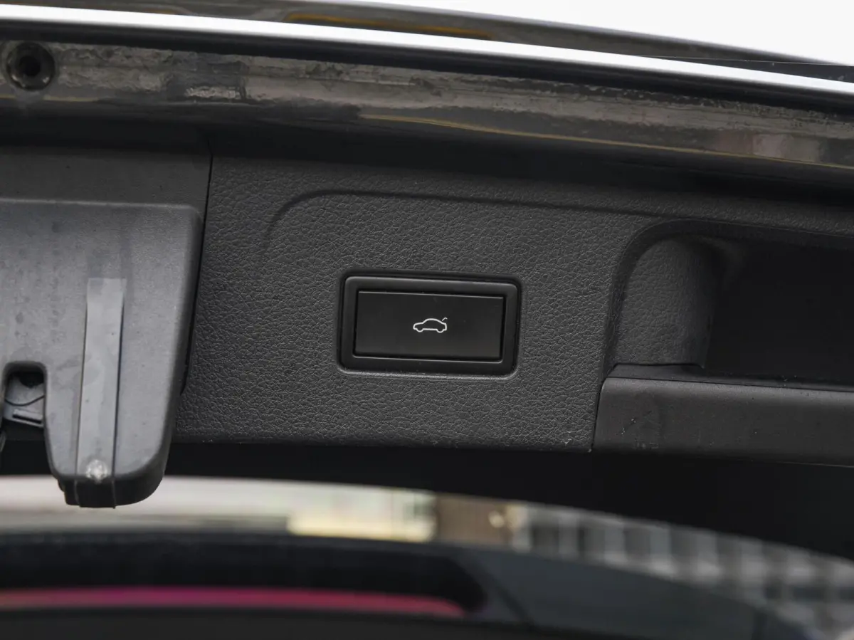 1.6 TDI DSG Highline R-Line Facelift Leder Virtual Cockpit LED ACC Harman/Kardon ergoComfort Navigatie Apple CarPlay Android Auto Trekhaak Stoelverwarming 17"