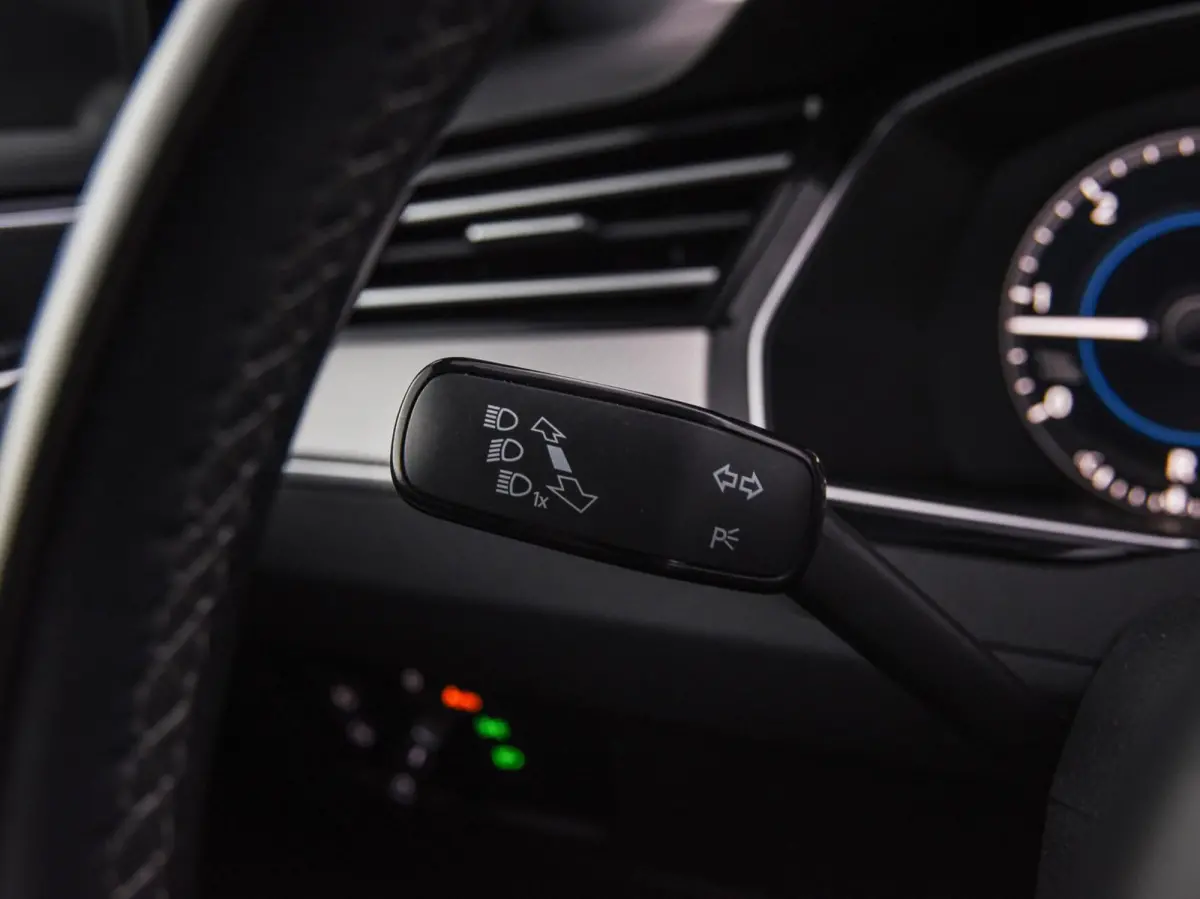 1.6 TDI DSG Highline R-Line Facelift Leder Virtual Cockpit LED ACC Harman/Kardon ergoComfort Navigatie Apple CarPlay Android Auto Trekhaak Stoelverwarming 17"
