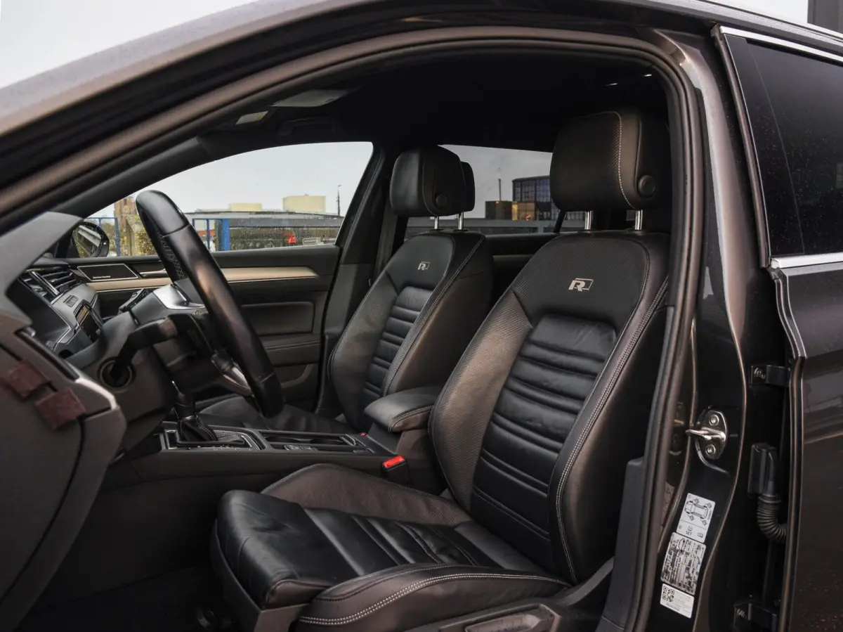 1.6 TDI DSG Highline R-Line Facelift Leder Virtual Cockpit LED ACC Harman/Kardon ergoComfort Navigatie Apple CarPlay Android Auto Trekhaak Stoelverwarming 17"