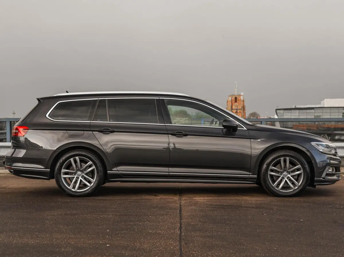 1.6 TDI DSG Highline R-Line Facelift Leder Virtual Cockpit LED ACC Harman/Kardon ergoComfort Navigatie Apple CarPlay Android Auto Trekhaak Stoelverwarming 17"