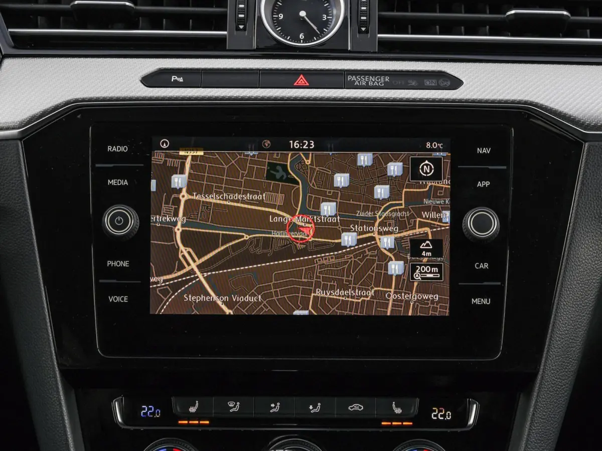 1.6 TDI DSG Highline R-Line Facelift Leder Virtual Cockpit LED ACC Harman/Kardon ergoComfort Navigatie Apple CarPlay Android Auto Trekhaak Stoelverwarming 17"