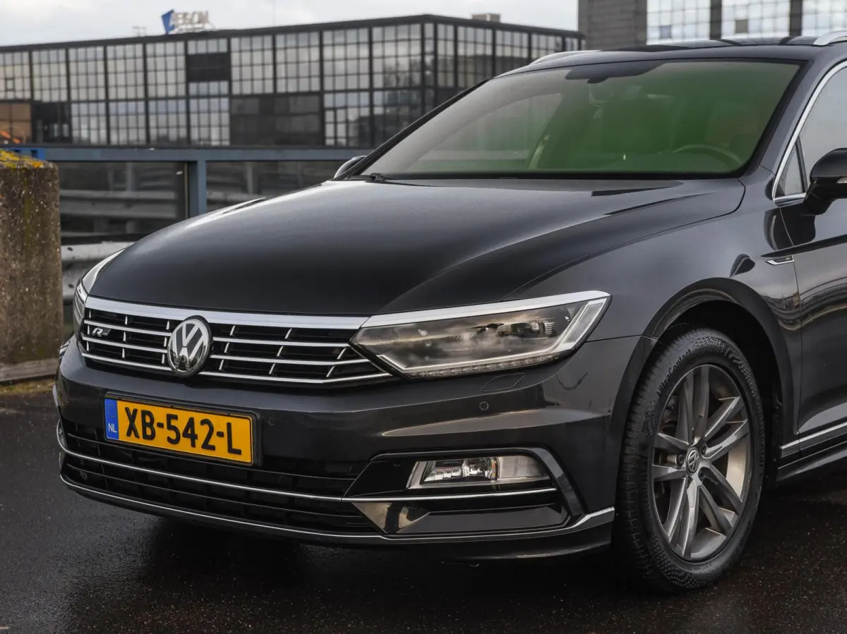 1.6 TDI DSG Highline R-Line Facelift Leder Virtual Cockpit LED ACC Harman/Kardon ergoComfort Navigatie Apple CarPlay Android Auto Trekhaak Stoelverwarming 17"