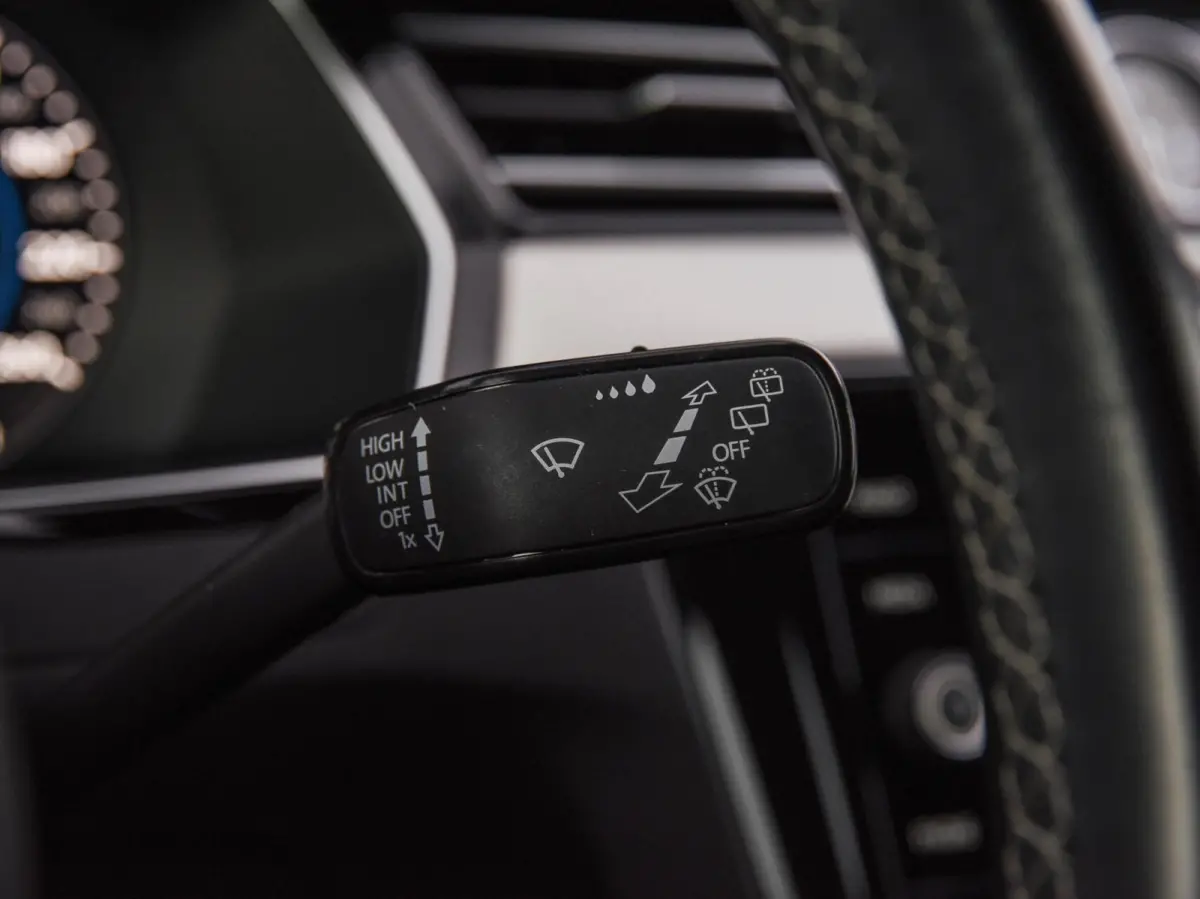 1.6 TDI DSG Highline R-Line Facelift Leder Virtual Cockpit LED ACC Harman/Kardon ergoComfort Navigatie Apple CarPlay Android Auto Trekhaak Stoelverwarming 17"