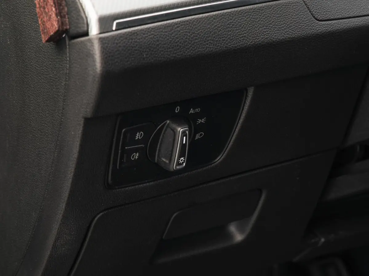 1.6 TDI DSG Highline R-Line Facelift Leder Virtual Cockpit LED ACC Harman/Kardon ergoComfort Navigatie Apple CarPlay Android Auto Trekhaak Stoelverwarming 17"