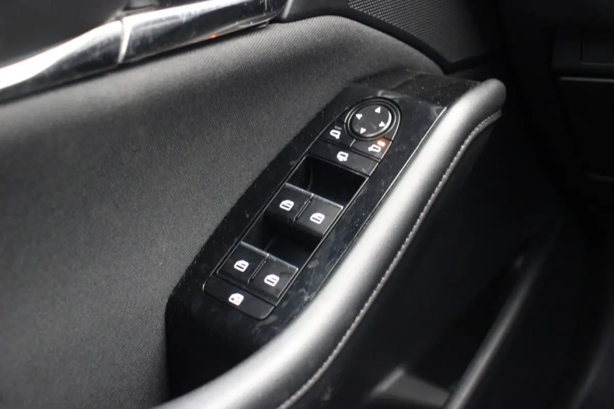 2.0 e-SkyActiv-G M Hybrid Comfort - Carplay, Navi, Camera, Stoel/Stuur verw. PDC