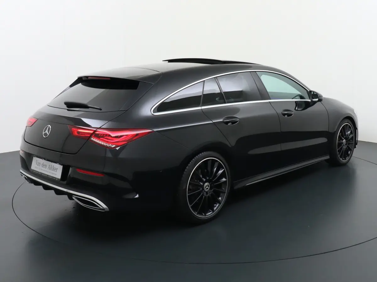 200 AMG 164pk // Panoramadak // 19"AMG Velgen // Sfeerverlichting // Privacy Glas // Carplay // Augmented Reality