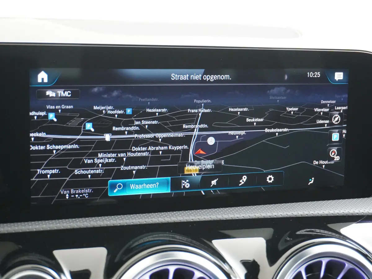 200 AMG 164pk // Panoramadak // 19"AMG Velgen // Sfeerverlichting // Privacy Glas // Carplay // Augmented Reality