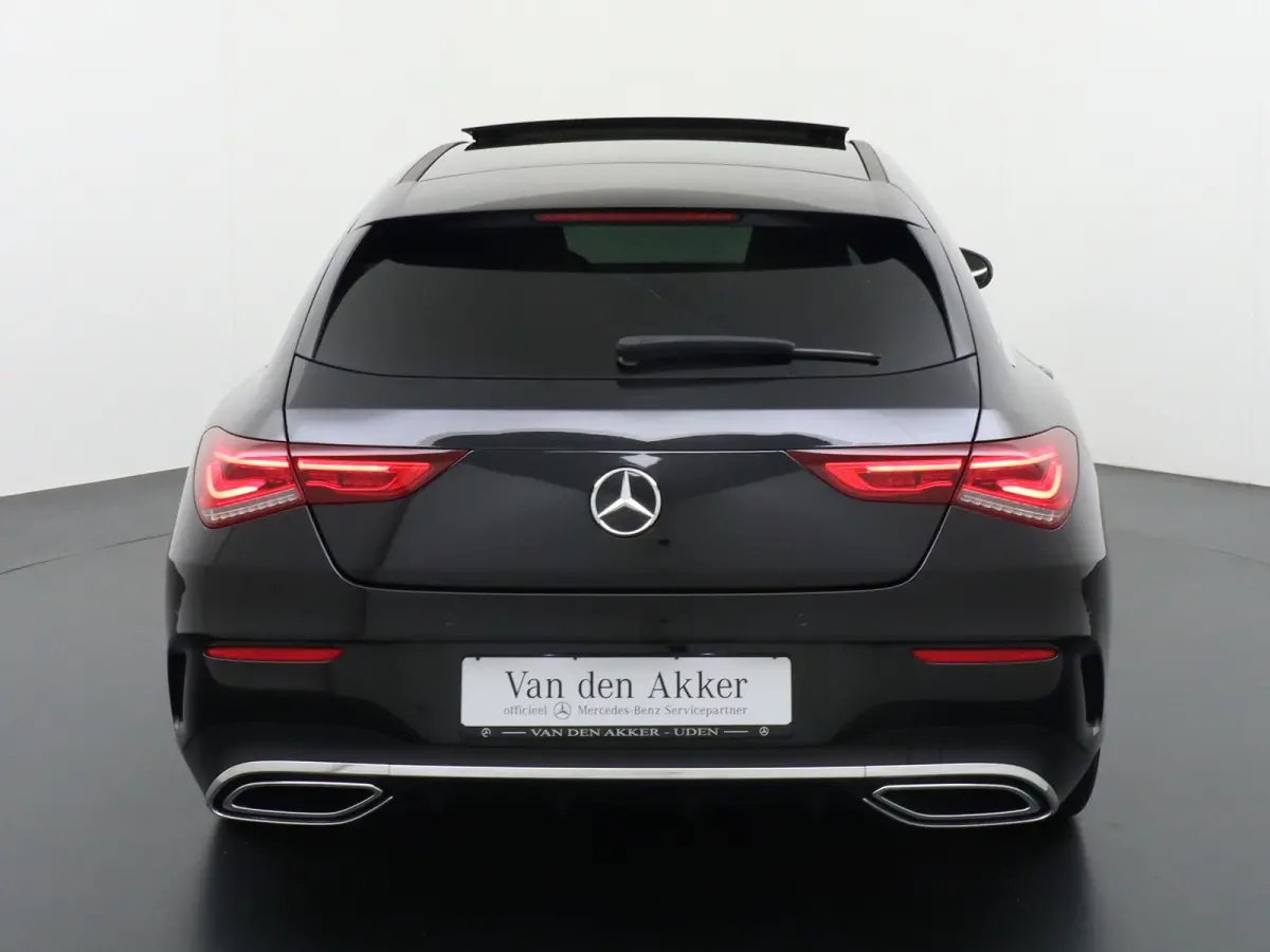 200 AMG 164pk // Panoramadak // 19"AMG Velgen // Sfeerverlichting // Privacy Glas // Carplay // Augmented Reality