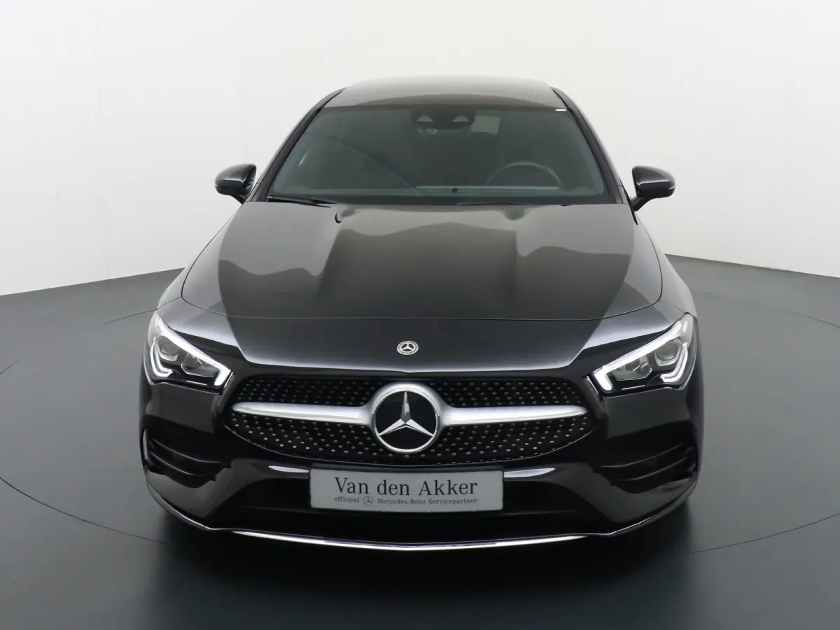 200 AMG 164pk // Panoramadak // 19"AMG Velgen // Sfeerverlichting // Privacy Glas // Carplay // Augmented Reality
