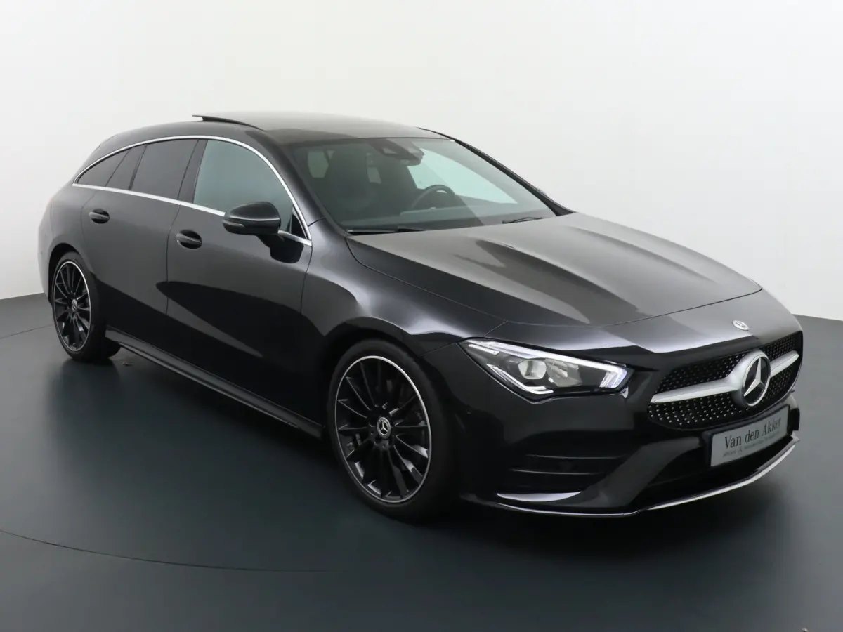 200 AMG 164pk // Panoramadak // 19"AMG Velgen // Sfeerverlichting // Privacy Glas // Carplay // Augmented Reality