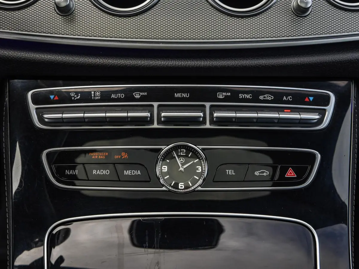 200 AMG Line | Panoramadak | Leder | 360 Camera | Widescreen | LED | Apple CarPlay Android Auto | Memory | 19" | Sfeerverlichting | Dealeronderhouden
