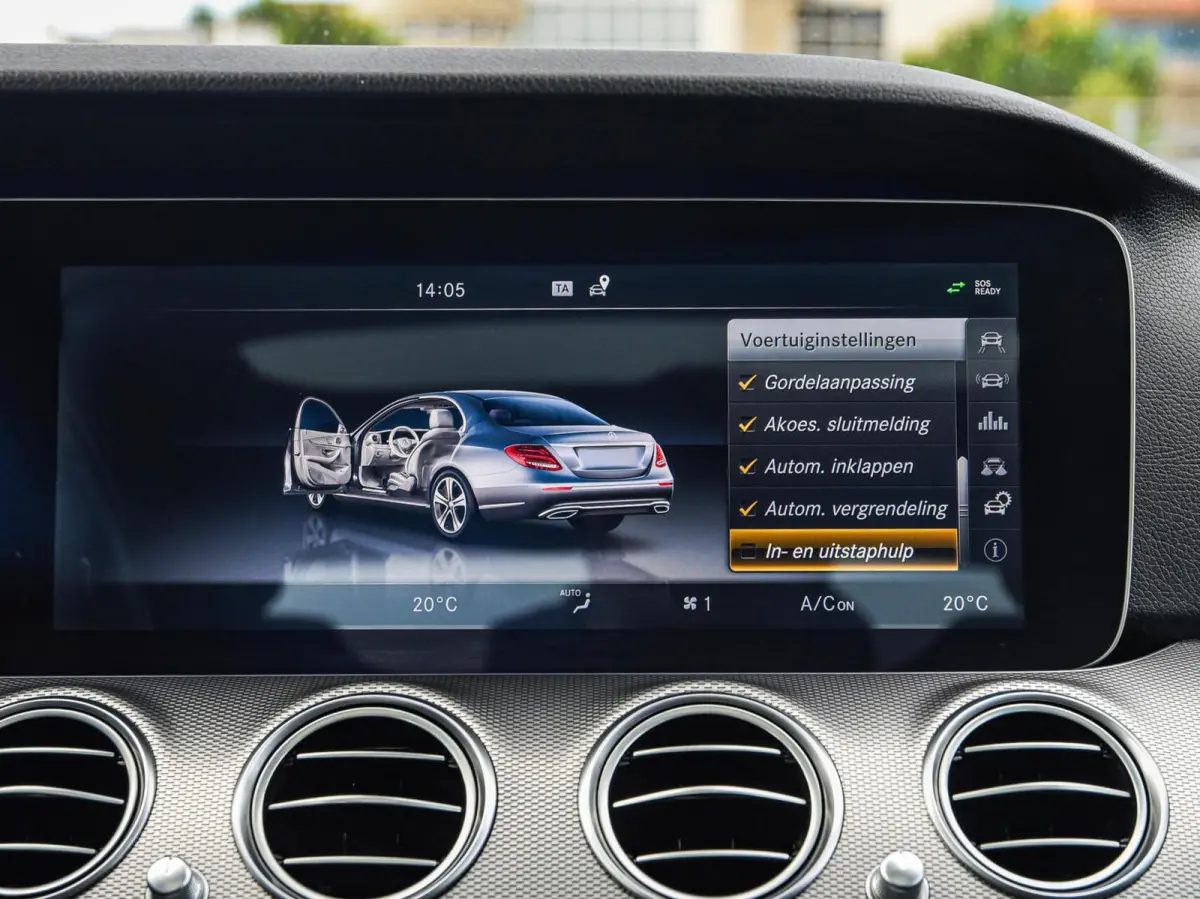 200 AMG Line | Panoramadak | Leder | 360 Camera | Widescreen | LED | Apple CarPlay Android Auto | Memory | 19" | Sfeerverlichting | Dealeronderhouden