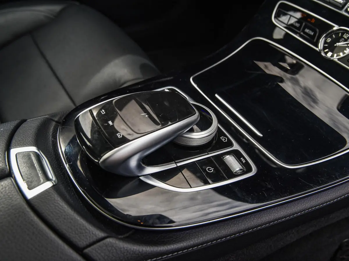 200 AMG Line | Panoramadak | Leder | 360 Camera | Widescreen | LED | Apple CarPlay Android Auto | Memory | 19" | Sfeerverlichting | Dealeronderhouden