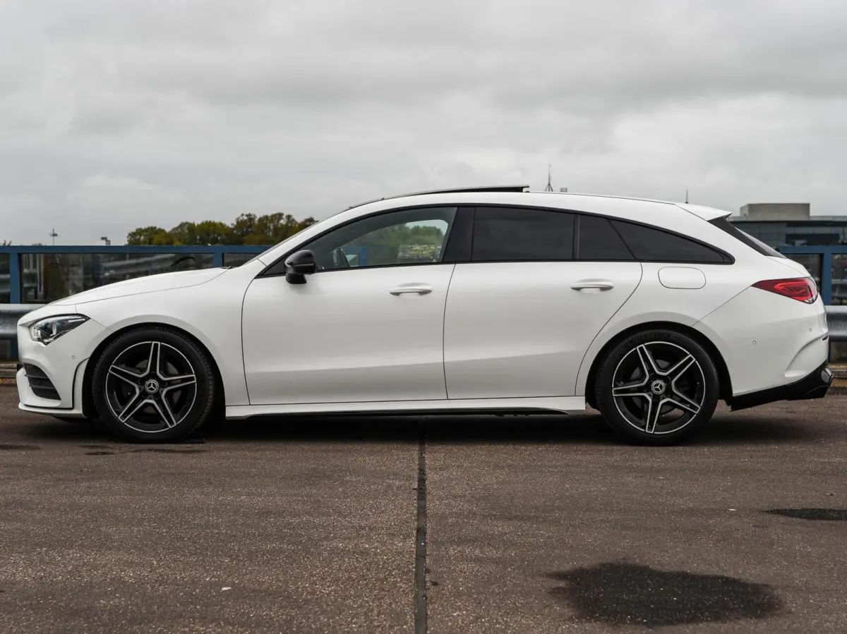 180 AMG | Panoramadak | LED | Widescreen | Camera | Navigatie | Apple CarPlay / Android Auto | Stoelverwarming