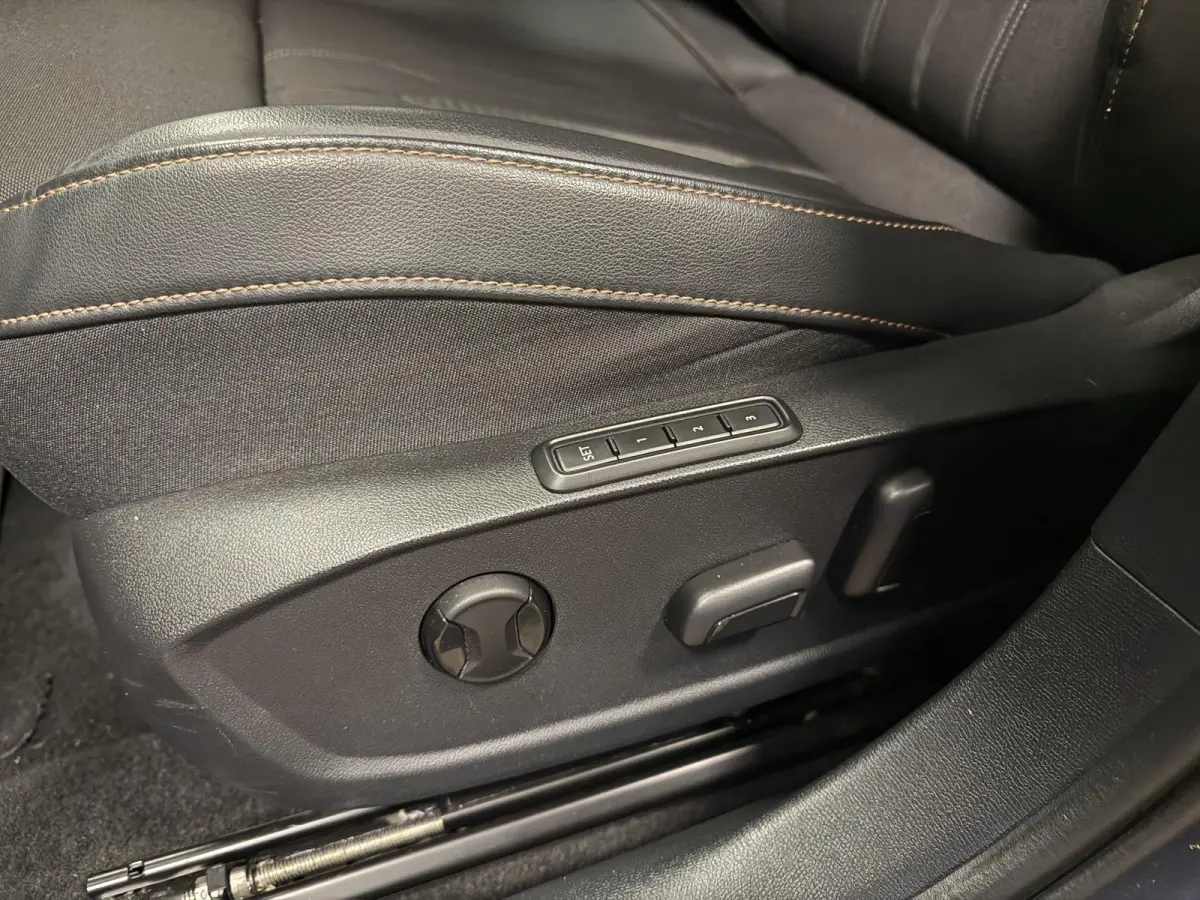 1.4 e-Hybrid VZ Copper Edition 245PK|Memoryseat|trekhaak|Navi|Carplay|stoelverwarming|