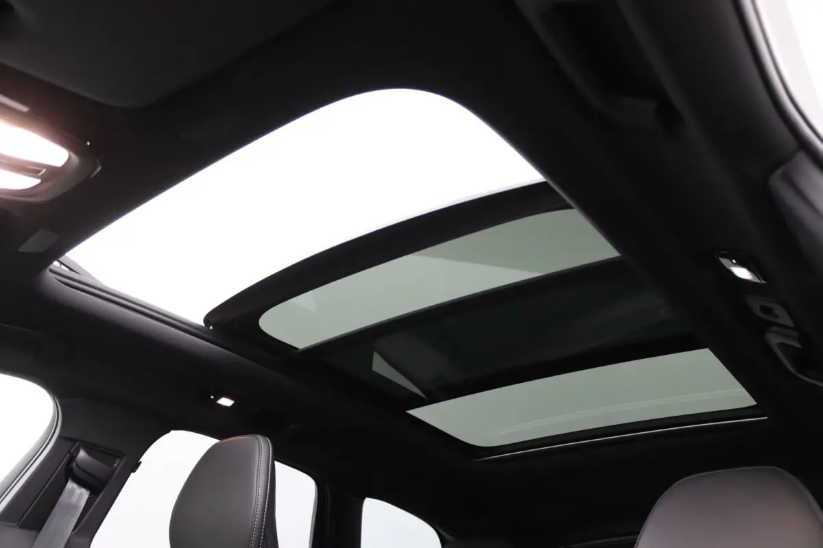 T6 AWD Ultra Black Edition | Luchtvering | Bowers&Wilkins | Direct Beschikbaar | 360 Camera | Gelamineerd Glas | 22 Inch | Stoelvenitlatie | Massage