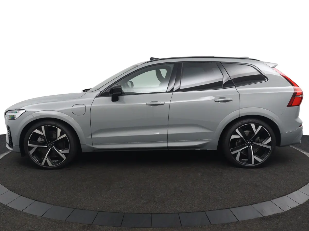 T6 AWD Ultra Black Edition | Luchtvering | Bowers&Wilkins | Direct Beschikbaar | 360 Camera | Gelamineerd Glas | 22 Inch | Stoelvenitlatie | Massage