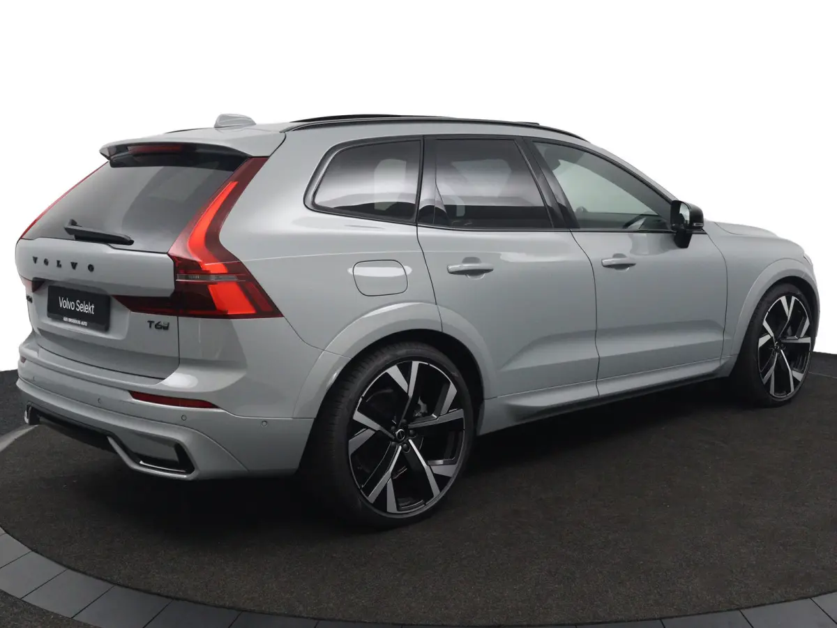 T6 AWD Ultra Black Edition | Luchtvering | Bowers&Wilkins | Direct Beschikbaar | 360 Camera | Gelamineerd Glas | 22 Inch | Stoelvenitlatie | Massage