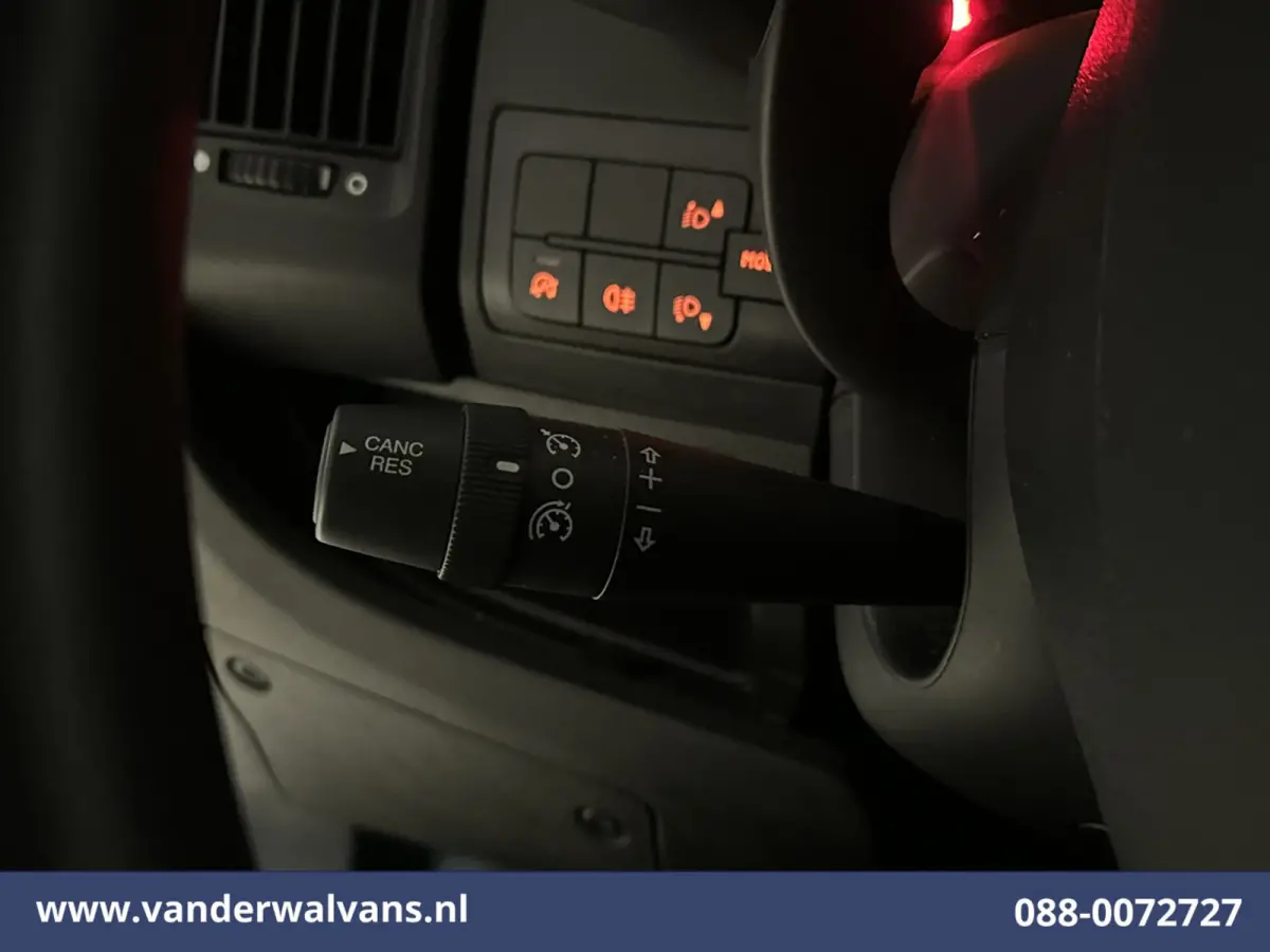 2.2 BlueHDi 141pk Bakwagen 436cm Lang Laadklep Euro6 Airco | 1055kg laadvermogen | Camera Cruisecontrol, Bijrijdersbank.