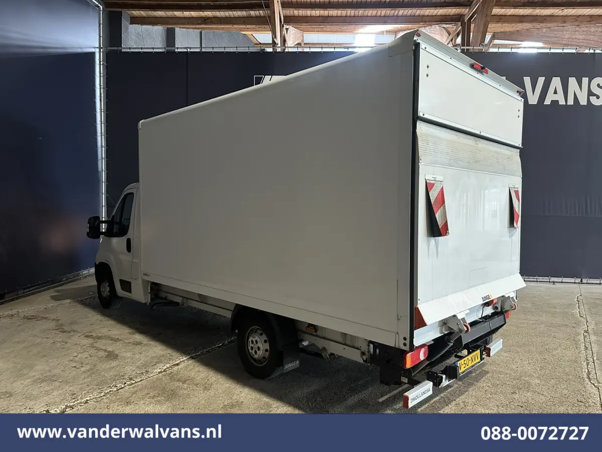 2.2 BlueHDi 141pk Bakwagen 436cm Lang Laadklep Euro6 Airco | 1055kg laadvermogen | Camera Cruisecontrol, Bijrijdersbank.