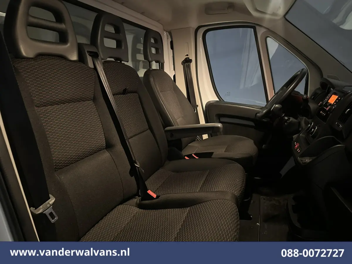 2.2 BlueHDi 141pk Bakwagen 436cm Lang Laadklep Euro6 Airco | 1055kg laadvermogen | Camera Cruisecontrol, Bijrijdersbank.