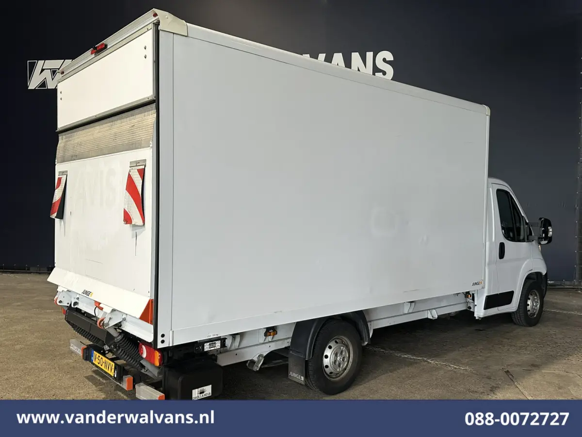 2.2 BlueHDi 141pk Bakwagen 436cm Lang Laadklep Euro6 Airco | 1055kg laadvermogen | Camera Cruisecontrol, Bijrijdersbank.