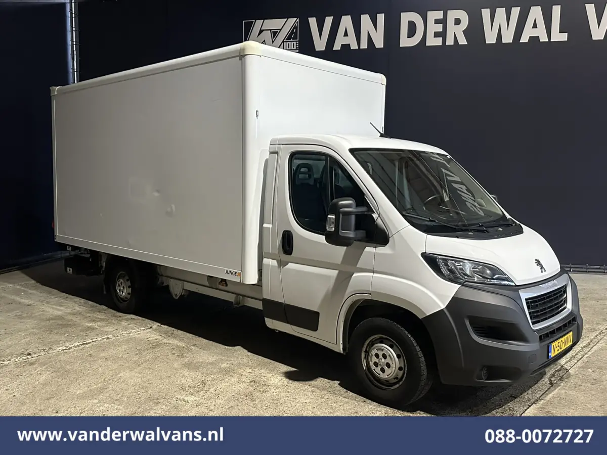 2.2 BlueHDi 141pk Bakwagen 436cm Lang Laadklep Euro6 Airco | 1055kg laadvermogen | Camera Cruisecontrol, Bijrijdersbank.