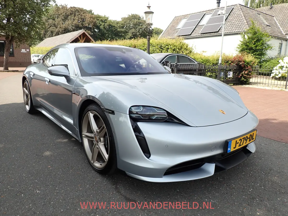 Turbo 626pk 92%SOH SPORT-CHRONO/ACC/BURMESTER/360-CAMERA