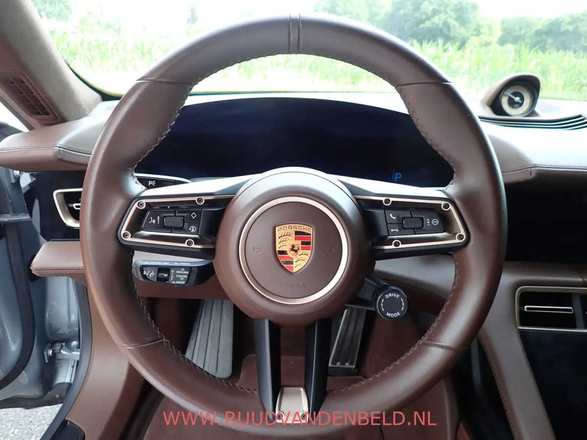 Turbo 626pk 92%SOH SPORT-CHRONO/ACC/BURMESTER/360-CAMERA