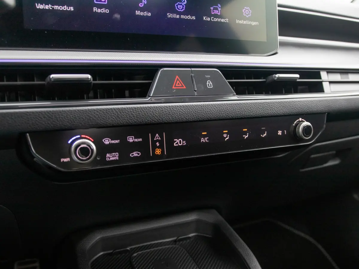 1.0 T-GDi MHEV GT-Line | Actieprijs* | Uit voorraad leverbaar | Automaat | Schuif/kantel | Navigatie | Camera | Carplay | Climate | Cruise