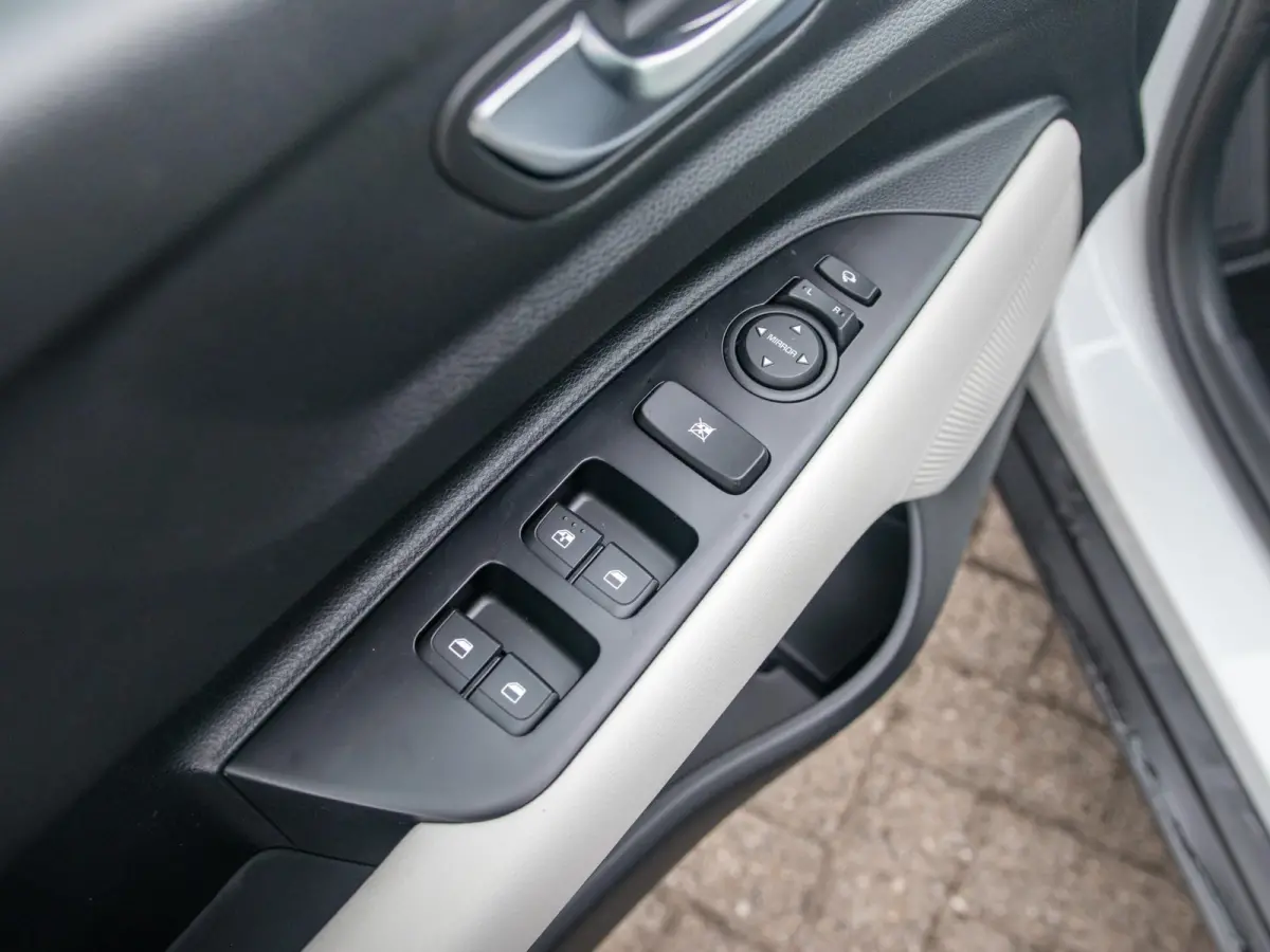 1.0 T-GDi MHEV GT-Line | Actieprijs* | Uit voorraad leverbaar | Automaat | Schuif/kantel | Navigatie | Camera | Carplay | Climate | Cruise