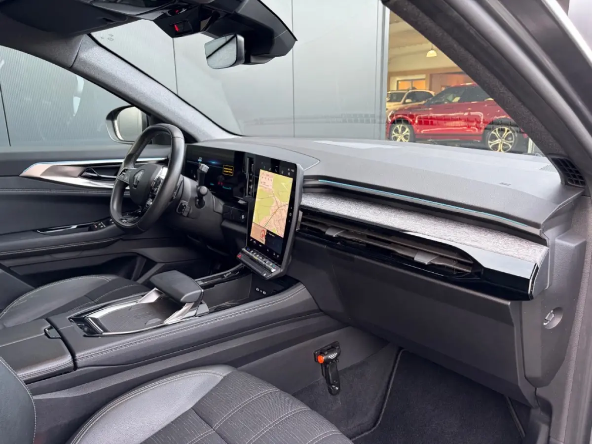 1.2 E-Tech 200pk LED Leder Camera Carplay Android Trekhaak
