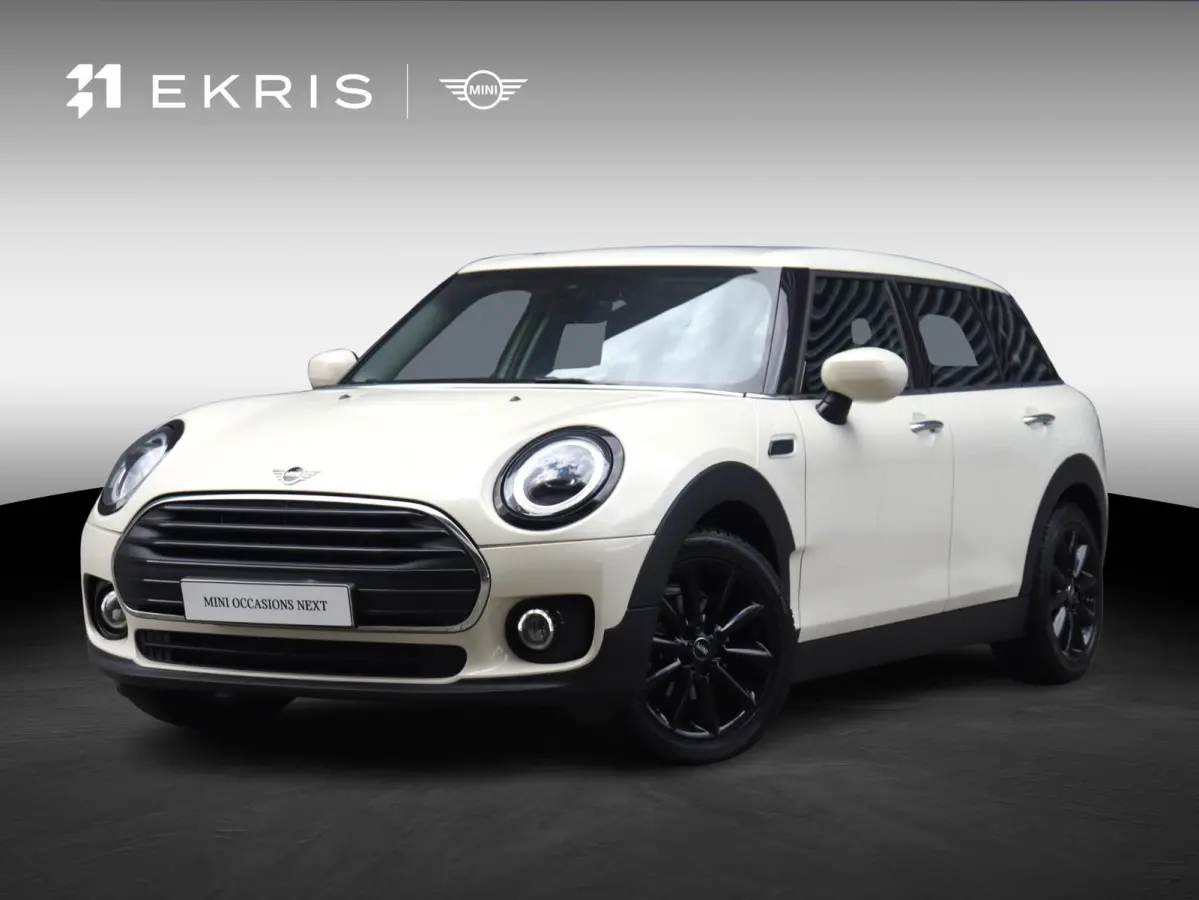 One | Cruise Control + Apple Carplay + Parkeersensor Achter + LED Koplampen + 17" LMV |