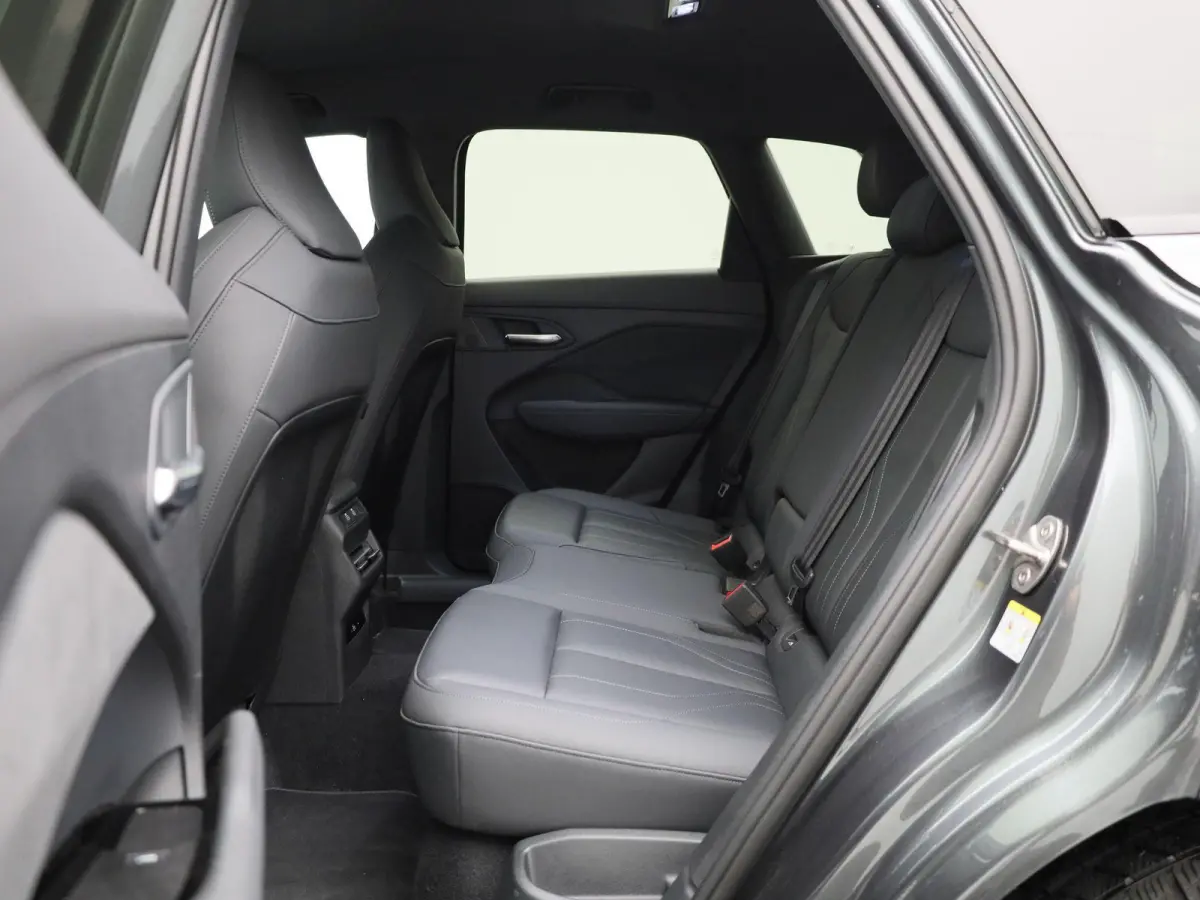 1.5 e-hybrid S edition l Demo l Adaptive cruise control l Achteruitrijcamera l Navigatie l Verwarmbare voorstoelen l Dodehoekdetectie l Matrix LED koplampen l Comfortsleutel l Alarm Klasse I