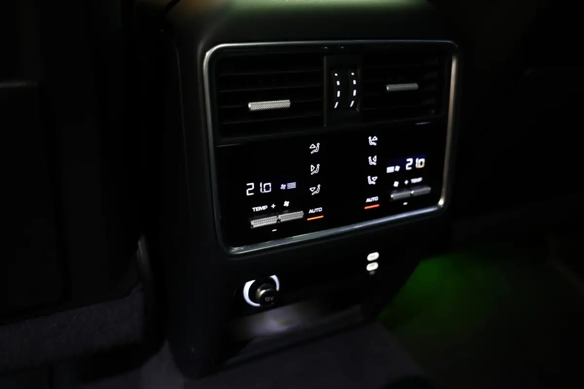 3.0 E-Hybrid KRIJT NAVI CAMERA TREKHAAK CARPLAY "20