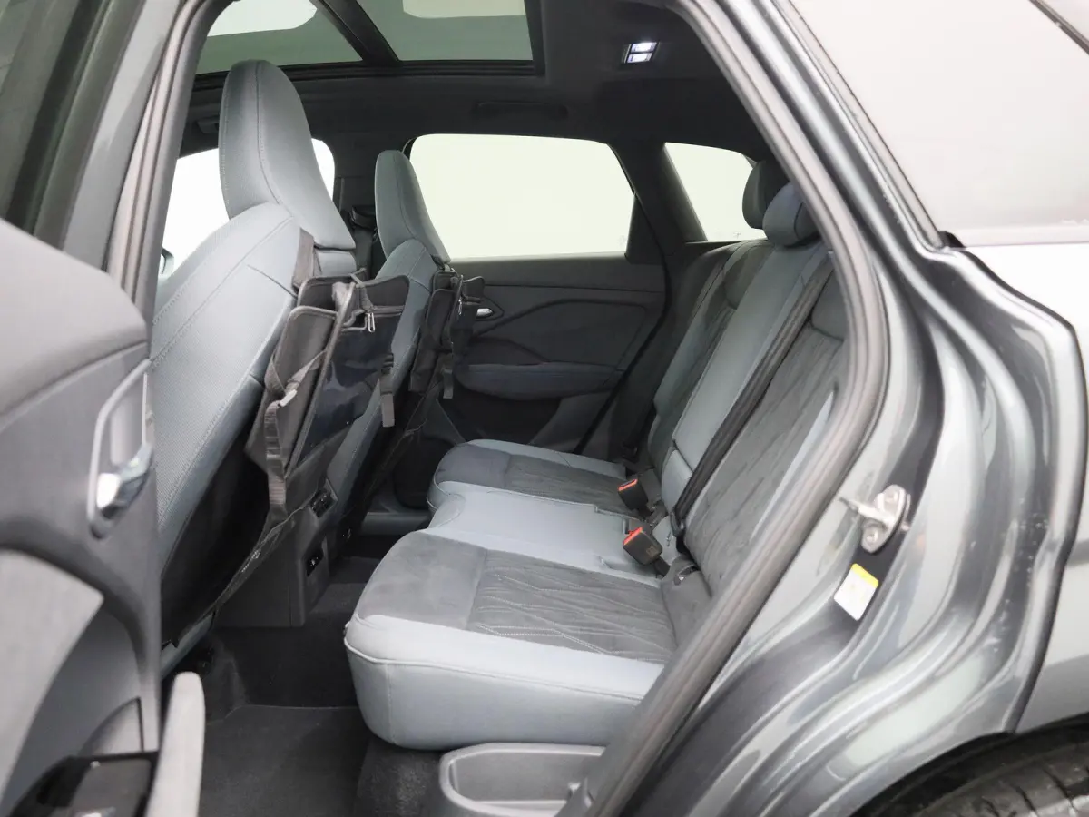 1.5 e-hybrid S edition l Demo l Adaptive cruise control l Airco l Navigatie l Stoelen voor, elekt. verstelb. l Geheugen bestuurdersstoel l Panorama-glasdak l Head-up display l 360 graden cam