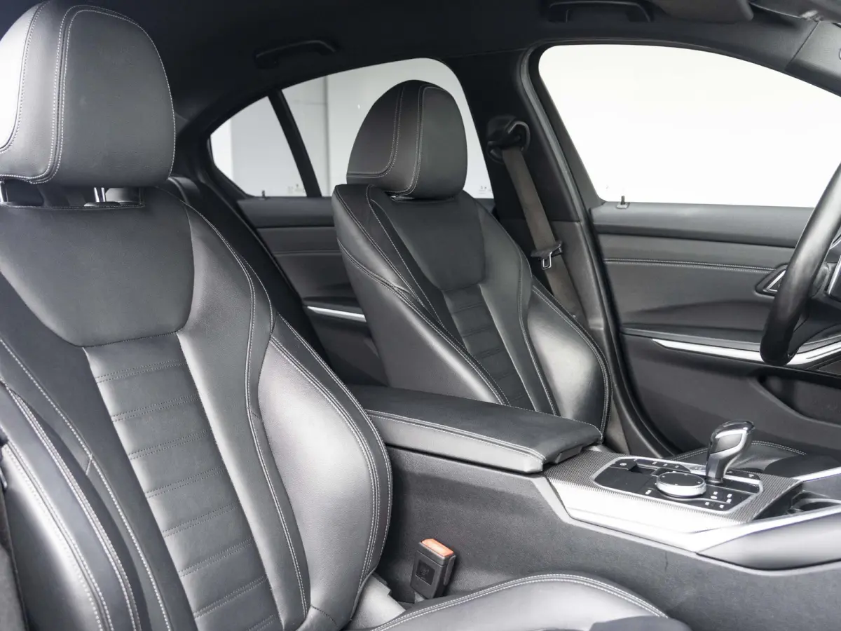 330e SoH 89% | High Executive | M Sport | Stoelverwarming | Harman Kardon | LED | Cruise Control | 19'' |