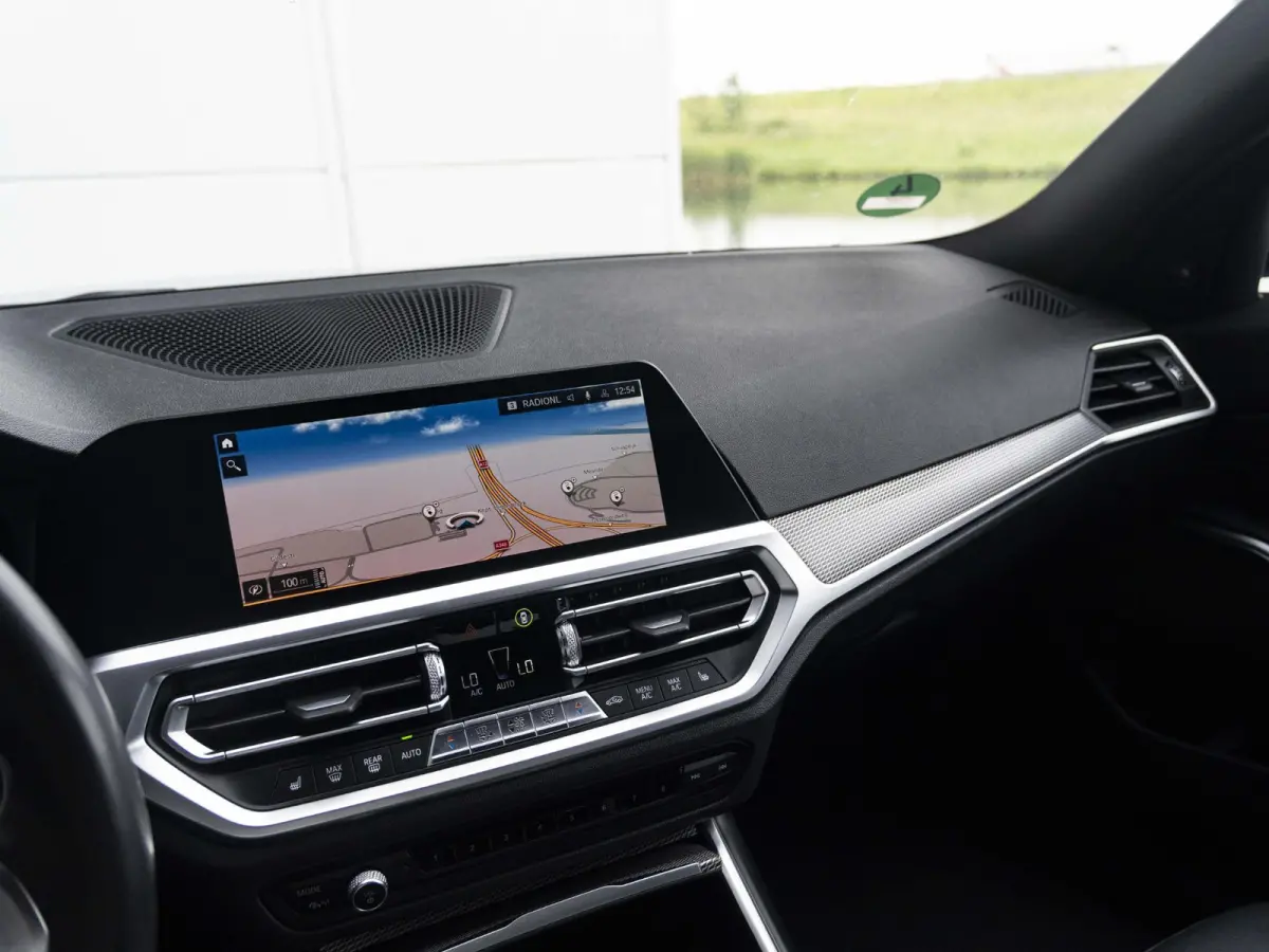 330e SoH 89% | High Executive | M Sport | Stoelverwarming | Harman Kardon | LED | Cruise Control | 19'' |
