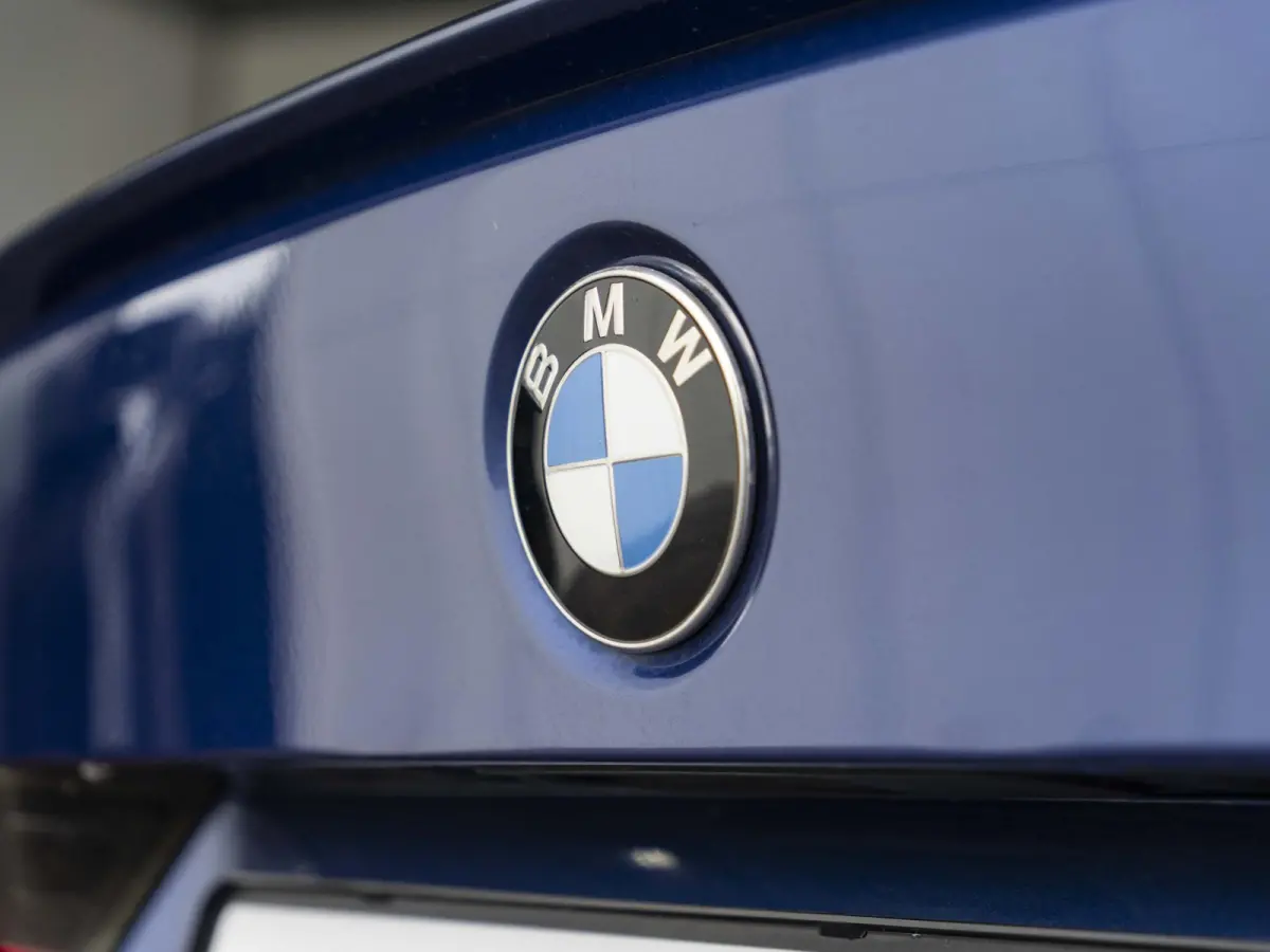 330e SoH 89% | High Executive | M Sport | Stoelverwarming | Harman Kardon | LED | Cruise Control | 19'' |