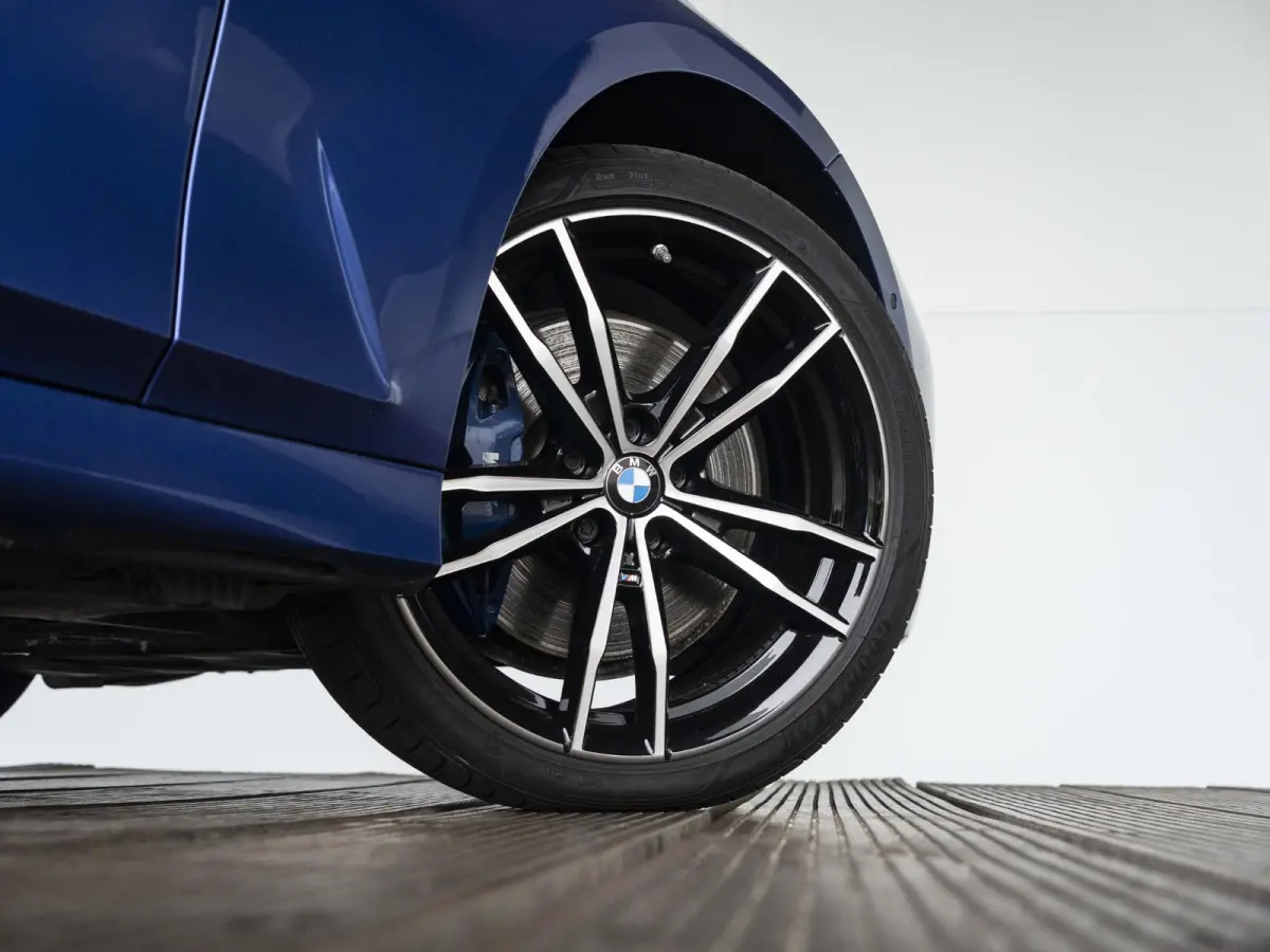 330e SoH 89% | High Executive | M Sport | Stoelverwarming | Harman Kardon | LED | Cruise Control | 19'' |