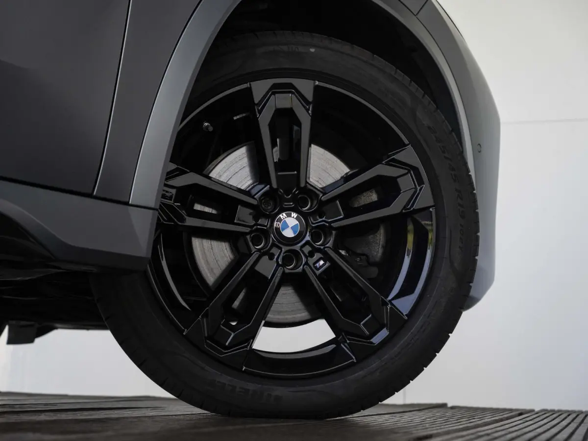 xDrive23i | M Sportpakket | Travel Pack | Achteruitrijcamera | Panoramadak | Stoelverwarming | 18'' |