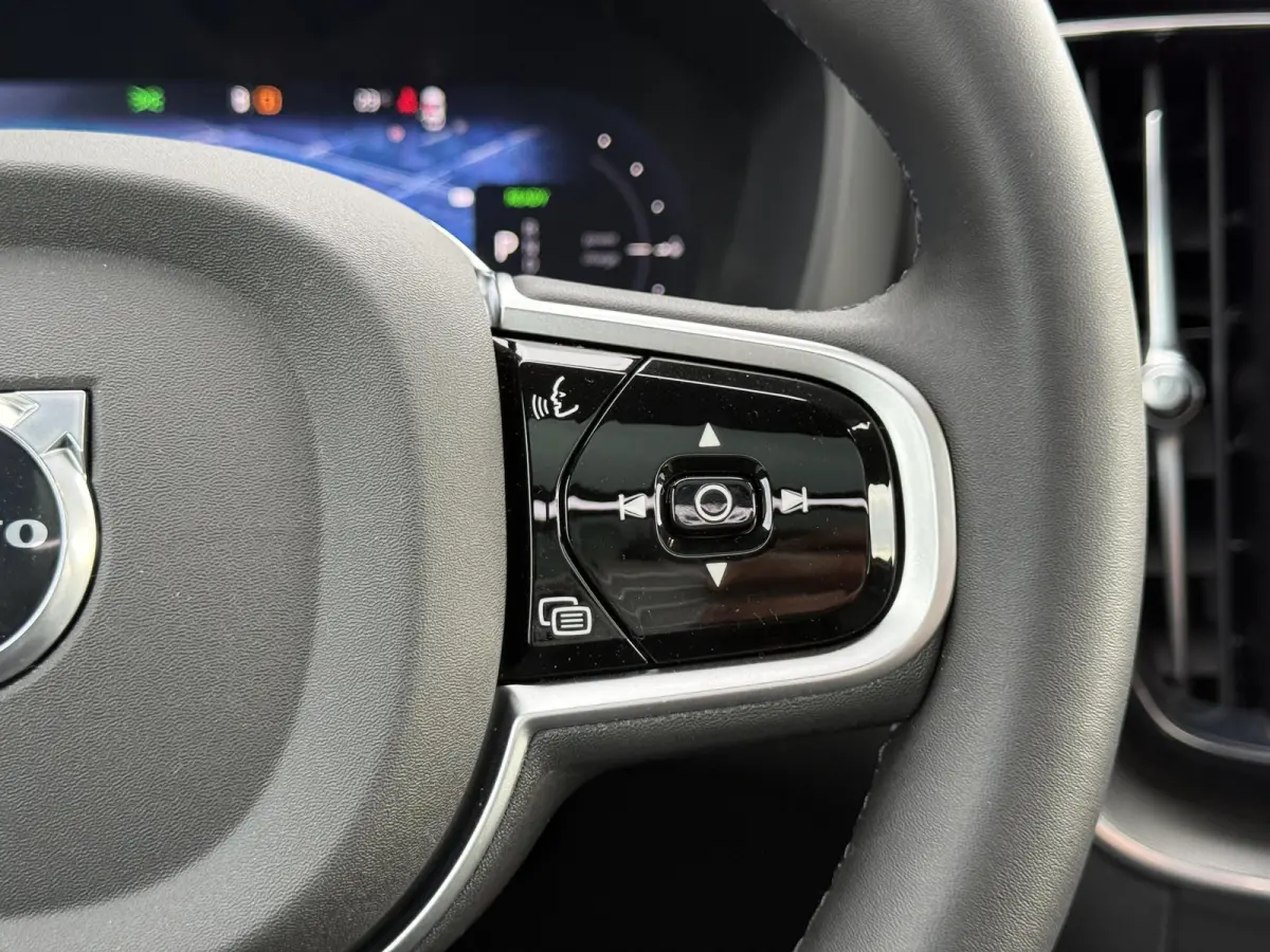 T6 Black Edition Ultra AWD Plug-in Hybrid | 360 Camera | Bliss | Keyless | Elektrische stoelen | Stuur & stoel verwarming |