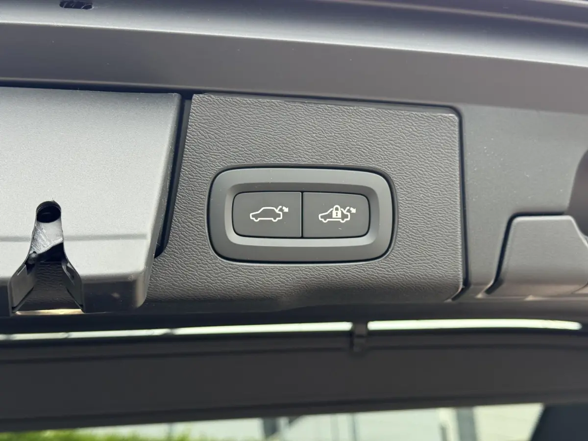 T6 Black Edition Ultra AWD Plug-in Hybrid | 360 Camera | Bliss | Keyless | Elektrische stoelen | Stuur & stoel verwarming |