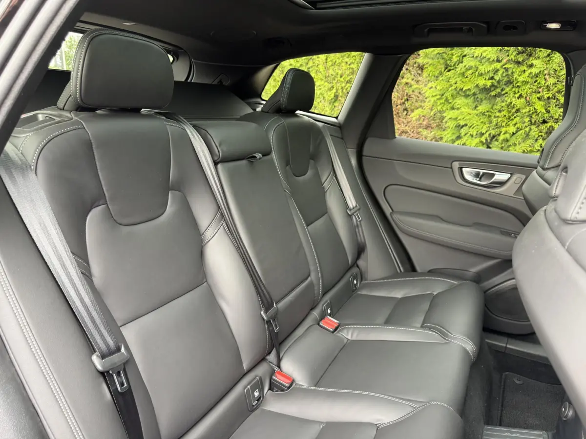 T6 Black Edition Ultra AWD Plug-in Hybrid | 360 Camera | Bliss | Keyless | Elektrische stoelen | Stuur & stoel verwarming |