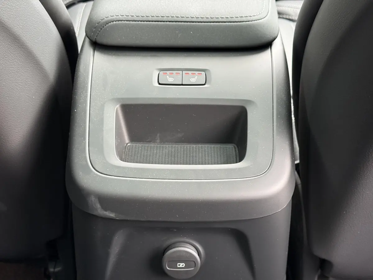 T6 Black Edition Ultra AWD Plug-in Hybrid | 360 Camera | Bliss | Keyless | Elektrische stoelen | Stuur & stoel verwarming |