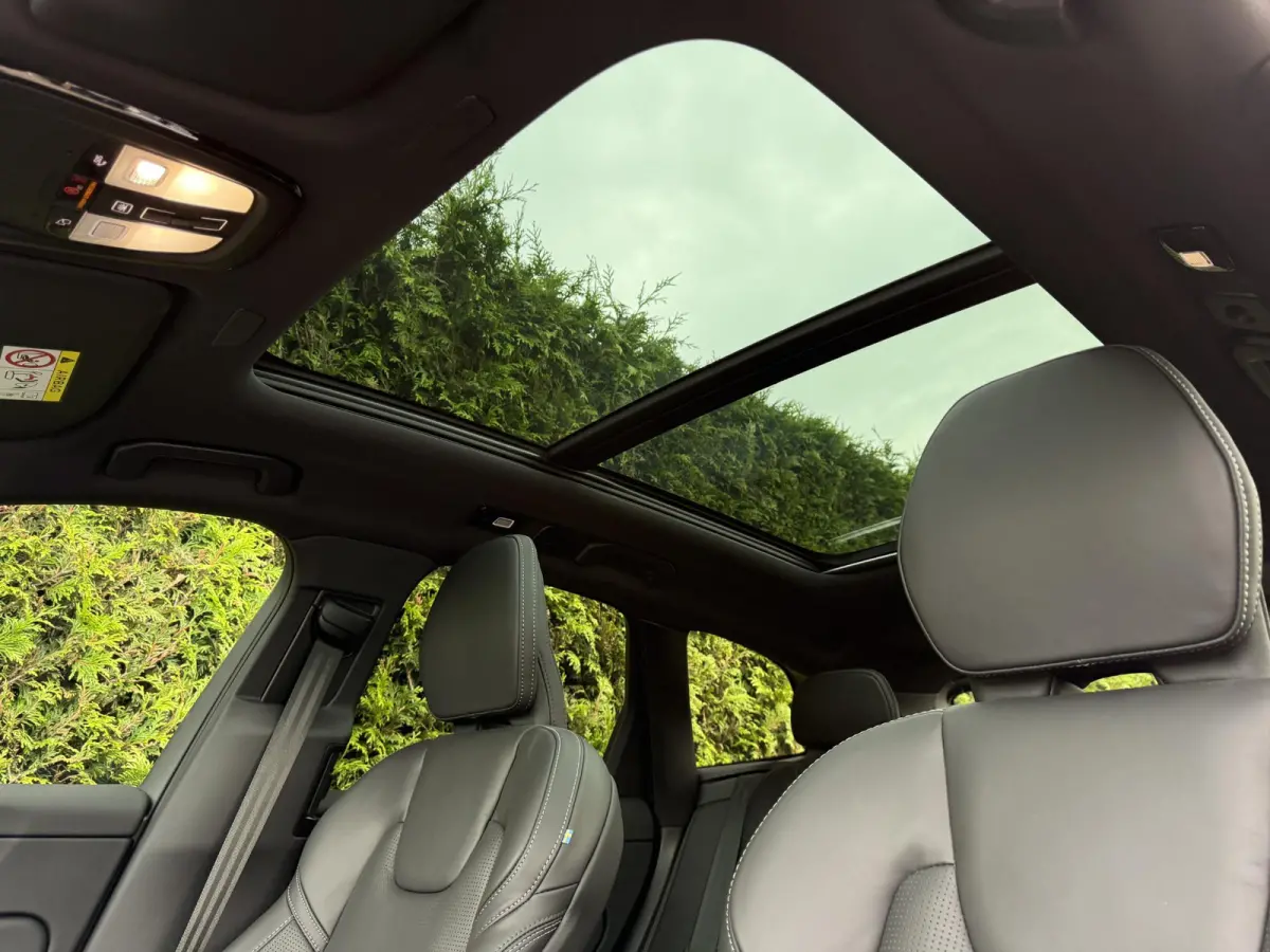 T6 Black Edition Ultra AWD Plug-in Hybrid | 360 Camera | Bliss | Keyless | Elektrische stoelen | Stuur & stoel verwarming |