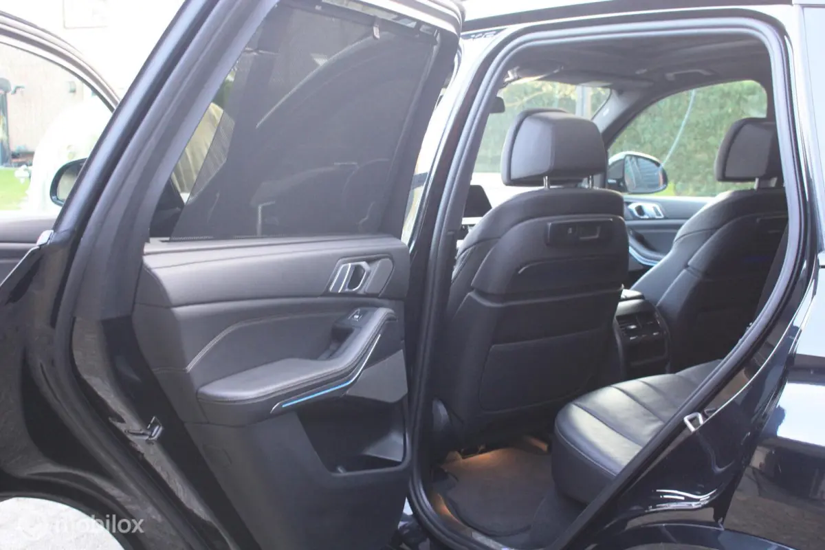 xDrive45E High Executive Hybride 394PK | SKY Lounge